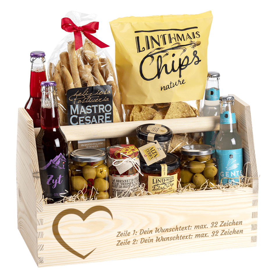 Geschenkkorb gefüllt mit tollen Apero Produkten. Graviert mit dem Sujet Herz und Wunschtext.