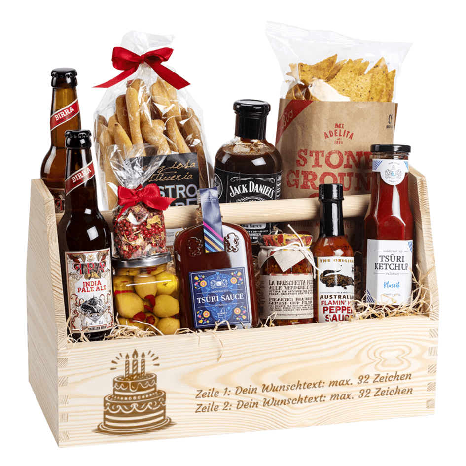 Geschenkkorb für das Geburtstagskind. Gefüllt mit vielen regionalen Spezialitäten, welche zum Grillen passend. In einer Kiefer Holzbox. 