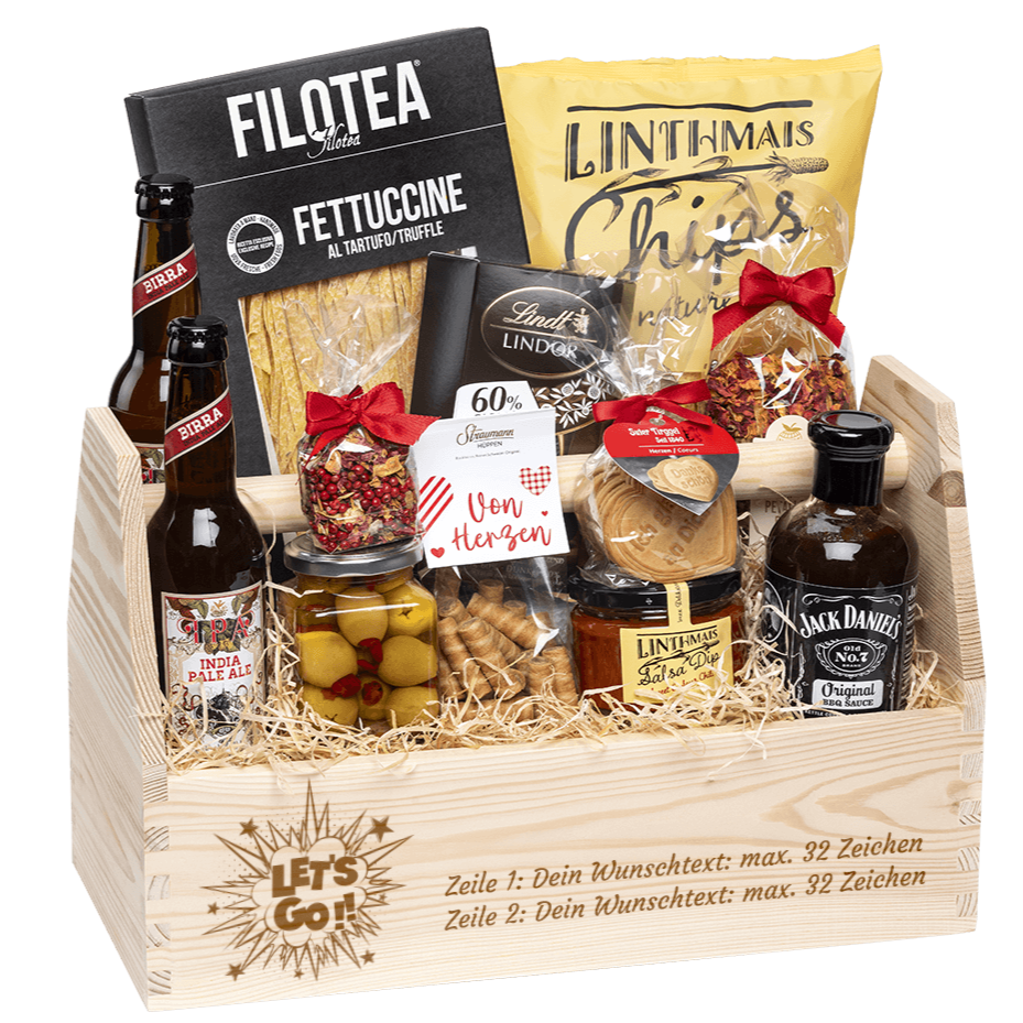 Geschenkkorb graviert mit deinem Wunschtext. Gefüllt mit Gourmet Spezialitäten speziell für den Mann. Motiv Let's go.