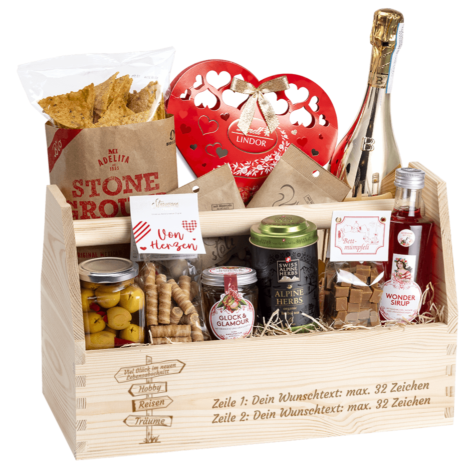 Geschenkkorb graviert mit deinem Wunschtext. Gefüllt mit vielen Gourmet Spezialitäten. Motiv Pension.
